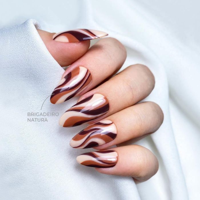 INOCOS VERNIZ GEL BRIGADEIRO NATURA LOVERS 15ML