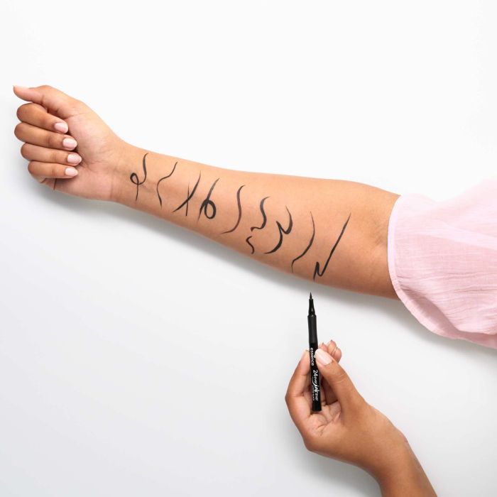 ESSENCE 24 EVER INK LINER 01