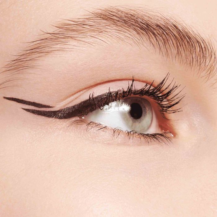 ESSENCE EYELINER LÍQUIDO À PROVA DE ÁGUA CASTANHO