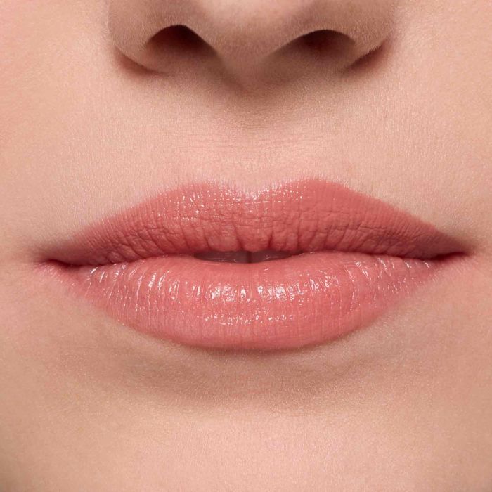 ESSENCE HYDRATING NUDE LIPSTICK 302