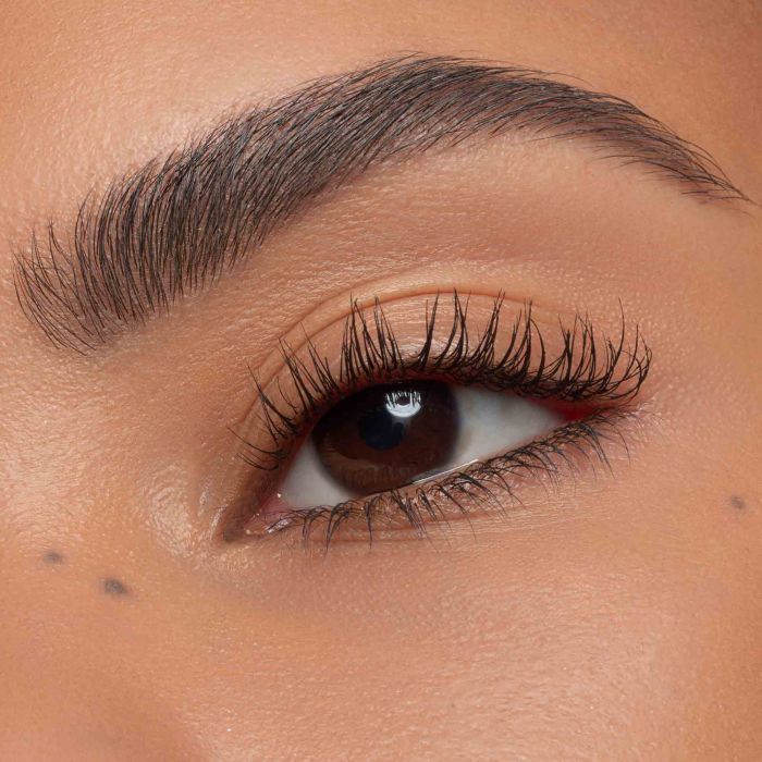 ESSENCE LASH WITHOUT LIMITS EXTREME LENGTHENING E VOLUME MASCARA 01