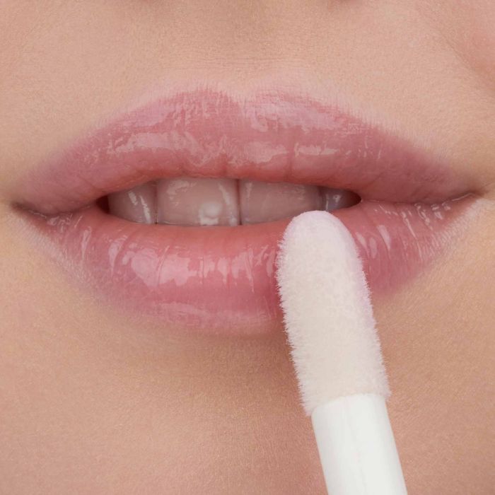 ESSENCE HYDRA KISS LIP OIL 01