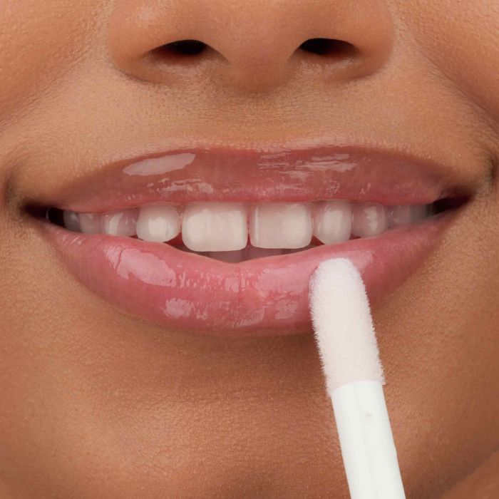 ESSENCE HYDRA KISS LIP OIL 01