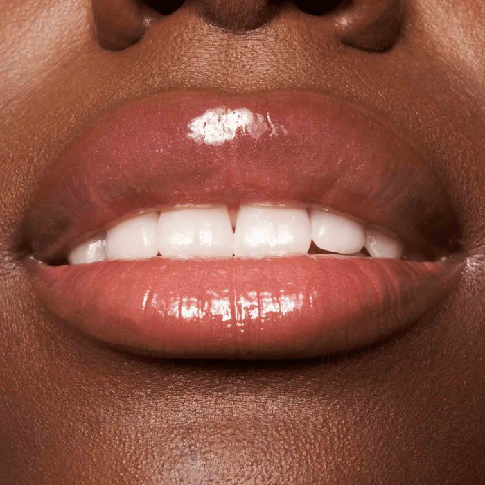 ESSENCE THE SUPER BALM GLOSSY LIP TREATMENT 01