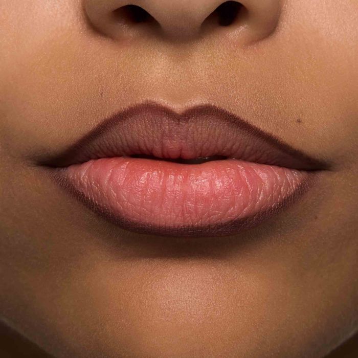 ESSENCE 8H MATE COMFORT LIPLINER 11