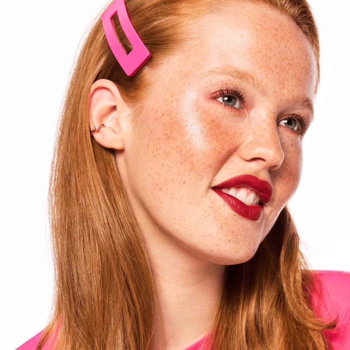 ESSENCE BABY OT HOLO GLOW HIGHLIGHTER STICK 10