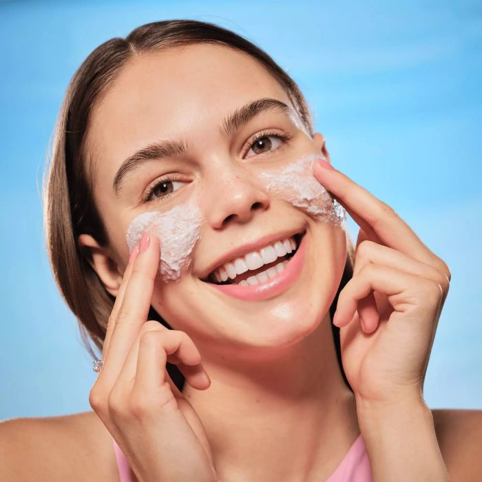 ESSENCE DISNEY PIXAR UP WHIPPED FACE E BODY SCRUB